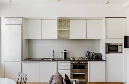 King's Cross Apartment | Sunny King's Cross 1BR, close to KC Station & Tech HQ, by Blueground