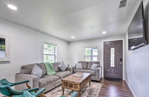 Lake Wales House | Sunny Lake Wales Retreat ~ 11 Mi to Legoland!