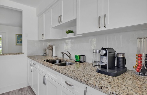 Miami Shores House | Sunny Miami Stay Pool BBQ Centrally Located Perfect for Families/Groups
