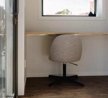 Newtown Apartment | Sunny modern 2br Apartment next to Hospital
