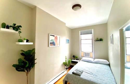 Hoboken House | Sunny Modern FamFriendly 4BR/2BA Home 1 stop 2 NYC