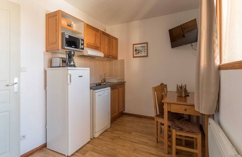 Orcieres-Merlette Apartment | Sunny Mountain Retreat