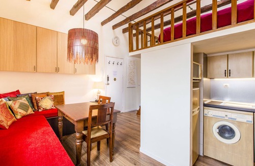 Embajadores Apartment | Sunny n quiet penthouse in the center