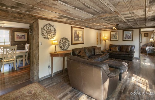 Millville House | Sunny Oaks lodge 4BR 2BA private entire lodge
