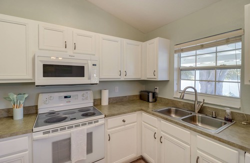 Candler House | Sunny Ocala Home w/Private Pool & Hot Tub!