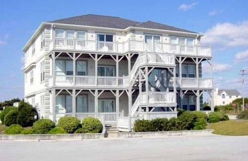 Emerald Isle Condo | Sunny, ocean view, open weeks