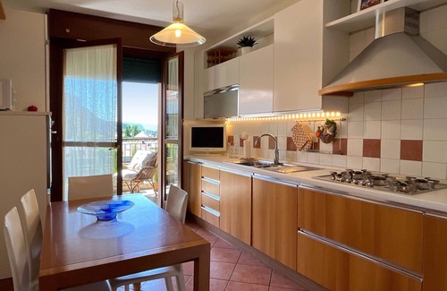 Lecco Apartment | Sunny Penthouse - Affitti Brevi Italia