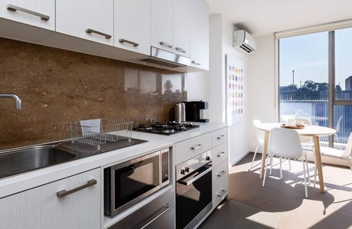 Heidelberg Apartment | Sunny Place at Heidelberg close to Austin Hospital