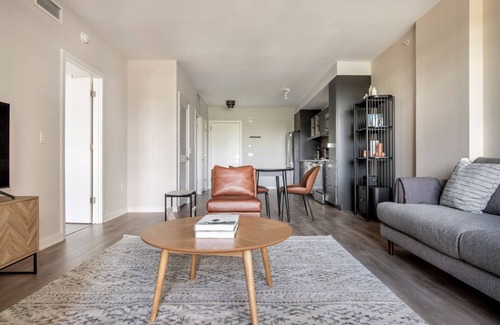 Crystal City Apartment | Sunny Potomac Yard 1BR w/Concierge & Lounge, nr Airport, by Blueground