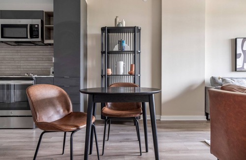 Crystal City Apartment | Sunny Potomac Yard 1BR w/Concierge & Lounge, nr Airport, by Blueground
