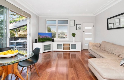 Freshwater Apartment | SUNNY PRIVATE BEACH PAD