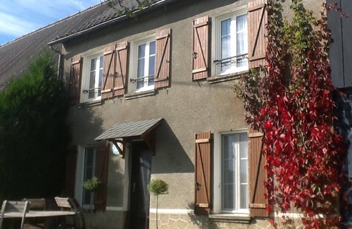 Singles House | Sunny quiet rural gite, sleeps 6 to 8, in the park of the volcanoes of Auvergne