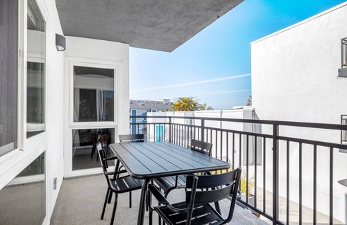 South Redondo Apartment | Sunny Redondo Beach 1BR w/Pool, Gym, steps to Beach, by Blueground