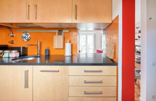 Alvalade Apartment | Sunny Renovated Apt With AC, By TimeCooler