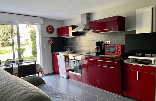 Cambo-les-Bains Apartment | Sunny Renovated T1 Bis Apartment with Terrace & Veranda, Sleeps 2, Internet Access