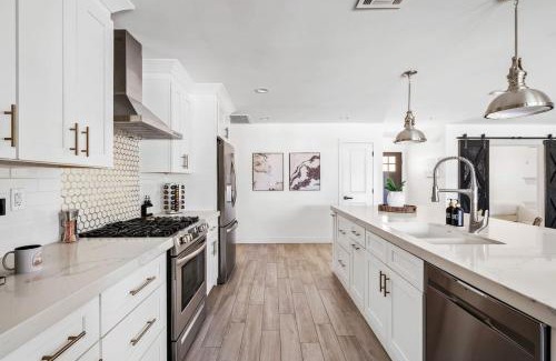 Trail West House | Sunny Retreat