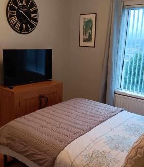 Warrenpoint House | Sunny Rooms near town centre