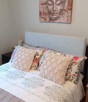 Warrenpoint House | Sunny Rooms near town centre