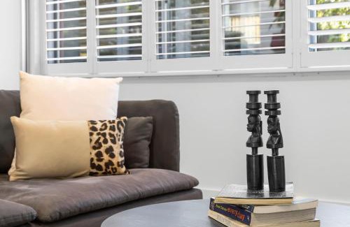 Kings Cross Apartment | Sunny Rushcutters Bay Apartment