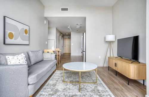 Downtown San Jose Apartment | Sunny San Jose 1BR w/Gym & Pool, good access to 280 & 101, by Blueground