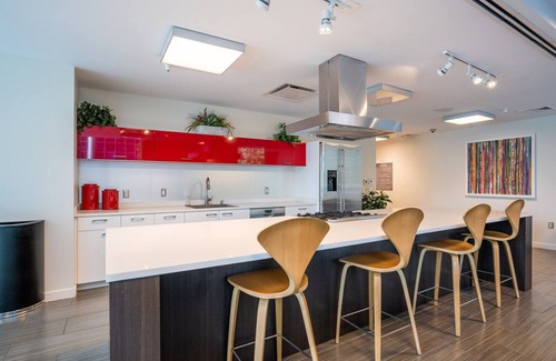 Downtown San Jose Apartment | Sunny San Jose 1BR w/Gym & Pool, good access to 280 & 101, by Blueground