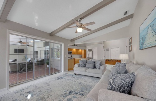 Palm Harbor House | Sunny Sanctuary W Salt Water Pool & Game Room! 10 minutes to beach