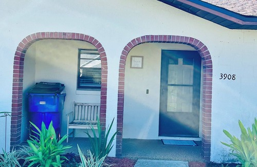 Sun 'N Lake Villa | Sunny Sebring Escape with your own pool!