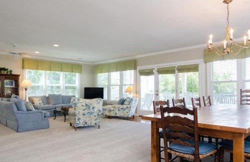 South End House | Sunny Side by Bryant Real Estate