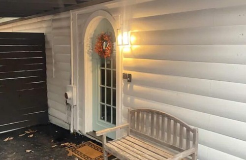 Ellijay Cottage | Sunny Side Up at Blue Cactus Cottages - Experience Ellijay the COTTAGE way!
