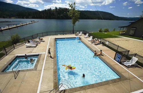 Sandpoint House | Sunny Side Up - Courtyard Beach Bungalow