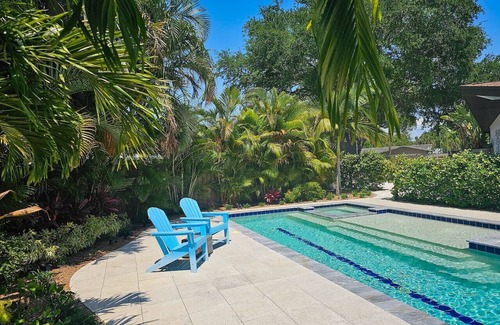 Greater Pinellas Point House | Sunny Side Up! Spacious retro pool home w spa