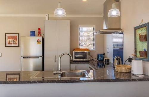 Twizel House | Sunny Stay - new & cosy