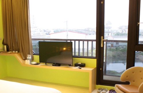 Wujie Bed & Breakfast | Sunny Stream Villa