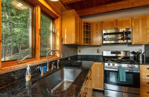 Keedysville Cabin | Sunny Streams Cabin - Sunset Views w/a Hot Tub!