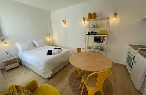 Parede House | Sunny Studio 2