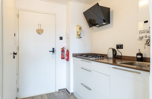 Wijk aan Zee Apartment | Sunny Studio: Only 5-Min Walk to Sea & Dunes