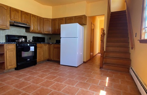 Constable Hook Apartment | SUNNY THREE BEDROOM APT NEAR NYC/NWK/CRUISE