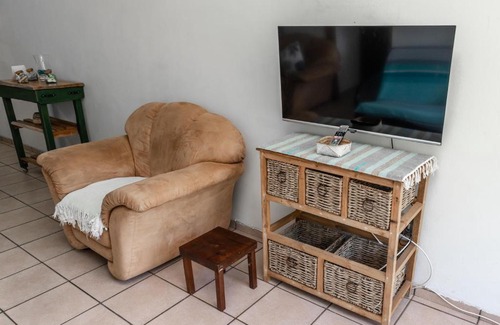 Illovo Beach Apartment | Sunny Tides - Wifi - Pet Friendly