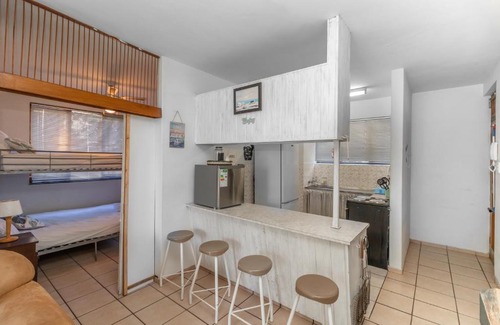 Illovo Beach Apartment | Sunny Tides - Wifi - Pet Friendly
