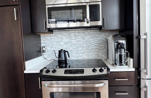 Cardozo Apartment | Sunny U Street + Balcony & Views