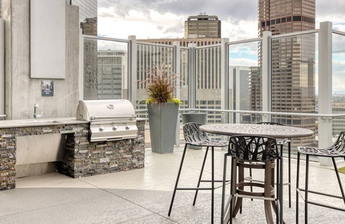 Uptown Apartment | Sunny Upper Downtown 2BR w/ Gym & Pool near 16th St Mall, by Blueground