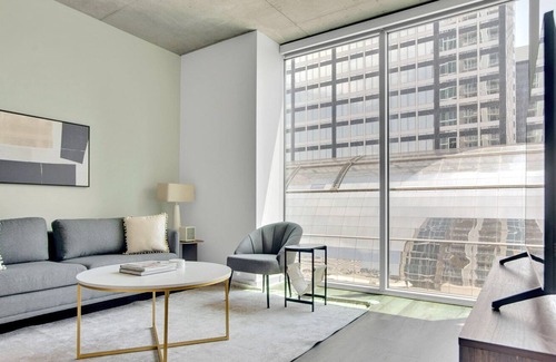 Uptown Apartment | Sunny Upper Downtown 2BR w/ Gym & Pool near 16th St Mall, by Blueground