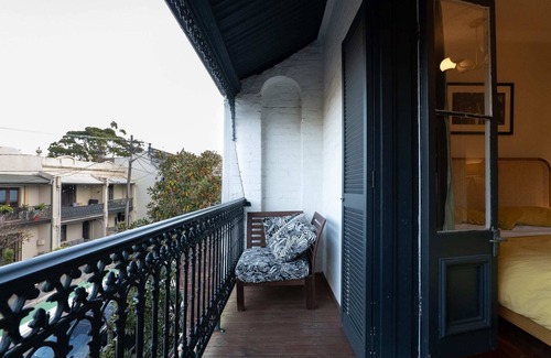 Newtown House | Sunny & Vibrant home in prime Newtown location