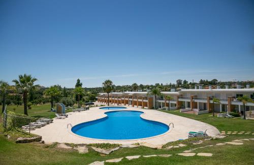 Mosqueira Apartment | Sunny villa facing the swimming pool