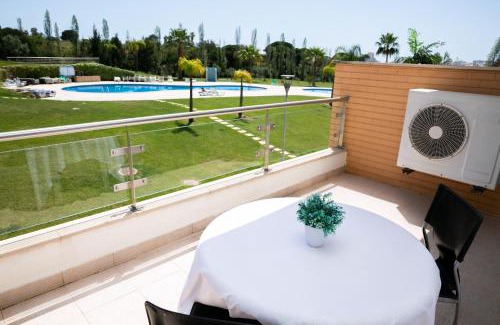 Mosqueira Apartment | Sunny villa facing the swimming pool
