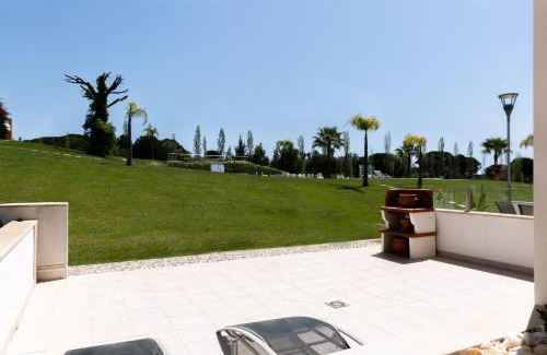 Mosqueira Apartment | Sunny villa facing the swimming pool
