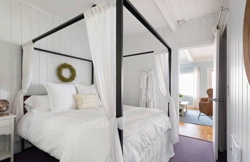 Lagoon Point House | Sunny Whidbey Beach House with view of Puget Sound