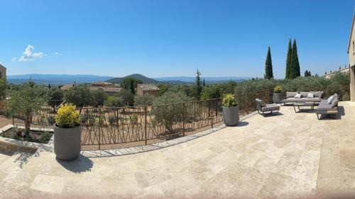 Saint-Saturnin-les-Apt House | Sunny Year-Round Provençal Luxury Retreat