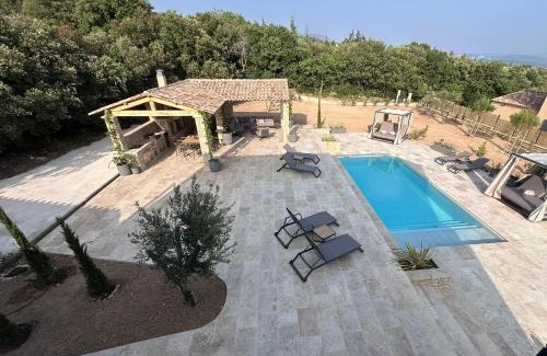 Saint-Saturnin-les-Apt House | Sunny Year-Round Provençal Luxury Retreat