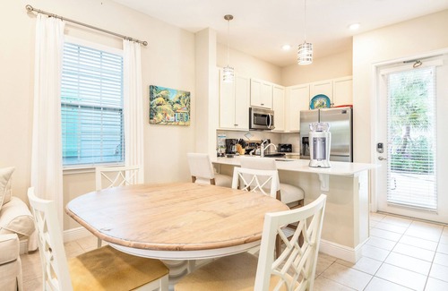 West Kissimmee Cottage | Sunny Yellow Cottage near Disney with Margaritaville Resort Access & Island H20.